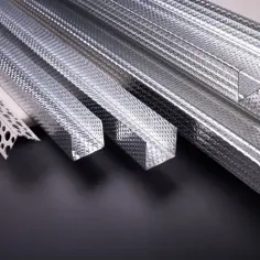Metalowe profile do płyt gipsowo-kartonowych, różne rozmiary płyt gk i narożniki.