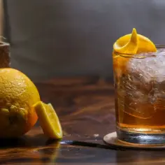 Najlepsze przepisy na drinki z Ballantine's Brasil, które zaskoczą smakami