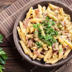 Szybkie dania jednogarnkowe z makaronem penne, które zaoszczędzą czas