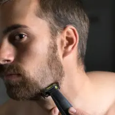 Jaka maszynka do twardego zarostu zapewni gładkie golenie bez podrażnień?