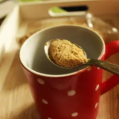 Łyżeczka mielonego siemienia lnianego, idealna do zdrowego śniadania. Warto znać siemie lniane kcal!