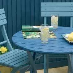 Jakie drewno na meble ogrodowe? Najlepsze gatunki i ich zalety