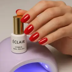 Lakier hybrydowy — trwały manicure na wyciągnięcie ręki