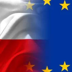 Flaga Polski i Unii Europejskiej symbolizują moment, kiedy Polska weszła do Unii, łącząc biało-czerwone barwy z niebieskim tłem i złotymi gwiazdami.