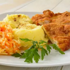 Najlepsze surówki do schabowego i frytek, które musisz spróbować