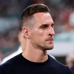 Arkadiusz Milik wiek - ile lat ma znany piłkarz? Sprawdź teraz!