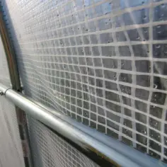 Folia tunelowa zbrojona – właściwości, zastosowanie i porady montażowe dla rolników