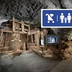 W kopalni soli w Bochni, gdzie można zobaczyć historyczne wyrobiska i mapę Polski, znajduje się tablica informacyjna dla turystów.