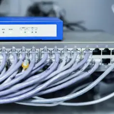 Jak podłączyć kabel internetowy do routera - uniknij problemów z siecią