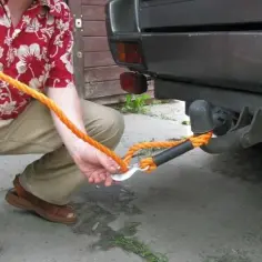 Jak prawidłowo holować auto, aby uniknąć niebezpieczeństw i kar