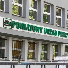 Szukasz stażu? Sprawdź, jak sprawdzić, czy staż z urzędu pracy w moim mieście jest jeszcze dostępny, patrząc na budynek urzędu.