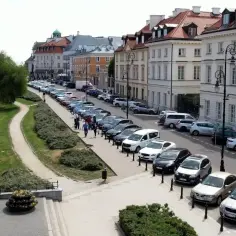 Gdzie zaparkować przy teatrze kwadrat? Opcje parkingowe w Warszawie