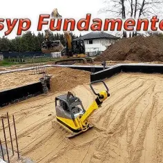 Piasek zasypowy do fundamentów: Jak prawidłowo zabezpieczyć budynek