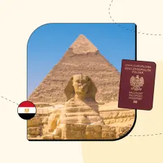 Piramide i Sfinks w Gizie, obok polski paszport. Czy do Egiptu trzeba mieć paszport? Tak, jest niezbędny do podróży.