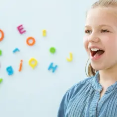 Co hamuje rozwój mowy dziecka i jak temu zapobiec?