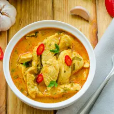 Czy żółte curry jest ostre? Odkryj jego łagodny smak i właściwości