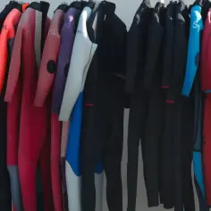 Jaka pianka do windsurfingu - wybierz najlepszą dla siebie i uniknij błędów