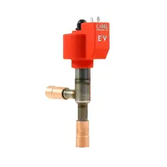 Czerwony elektroniczny zawór rozprężny CAREL E²V z miedzianymi przyłączami.