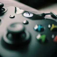 Jak podłączyć Xbox do monitora - proste kroki i ważne wskazówki