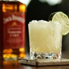 Najlepsze drinki z Jack Daniel's Fire, które musisz spróbować teraz