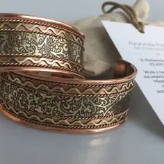 Dlaczego bransoletka miedziana brudzi podczas noszenia i jak temu zapobiec