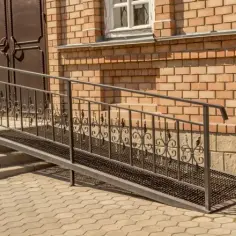 Jak załatwić podjazd dla osoby niepełnosprawnej bez zbędnych kosztów