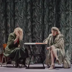 Co to jest akt w teatrze? Zrozumienie jego roli i znaczenia