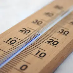 Jaka temperatura wody do kąpieli w morzu jest idealna dla komfortu?