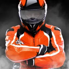 Jak zapiąć kask motocyklowy - unikaj błędów i zapewnij bezpieczeństwo