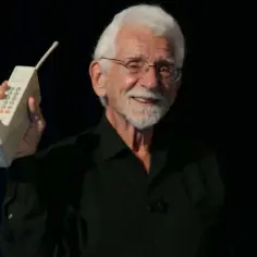 Kto wynalazł pierwszy telefon komórkowy i jak zmienił świat?