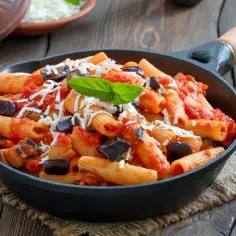 Penne alla Norma – przepis na sycylijskie danie, które zachwyca smakiem