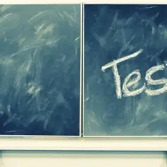 Czy matura w technikum i liceum jest taka sama? Oto prawda, która zaskakuje