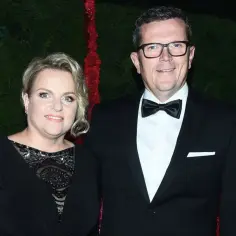 Marcin Bosacki i jego żona na gali. Elegancka para, choć plotki o romansie krążą.