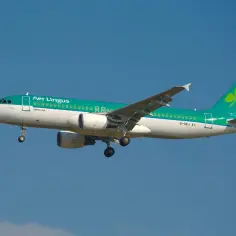 Ile trwa lot do Irlandii z Polski: praktyczny rozkład czasowy lotów