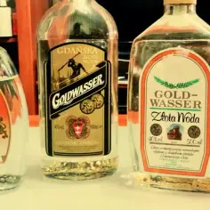 Gdzie kupić wódkę Goldwasser? Sprawdź najlepsze miejsca i ceny