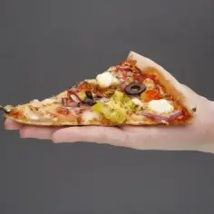 Ile kalorii mają 2 kawałki pizzy? Zaskakujące fakty o kaloriach