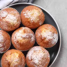 Ile czasu piec muffinki, aby uniknąć surowego środka i przesuszenia?