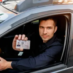 Jak załatwić prawo jazdy bez egzaminu i uniknąć problemów prawnych