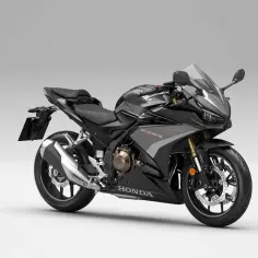Czarny motocykl sportowy Honda CBR 500. Szczegółowe honda cbr 500 dane techniczne.