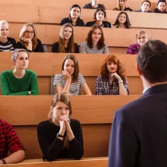 Jakie przedmioty na maturze są kluczowe do studiów prawniczych?