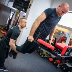 Jak ułożyć trening crossfit, aby uniknąć kontuzji i osiągnąć wyniki