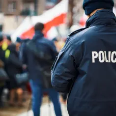 Stan demokracji na świecie: wyzwania i zmiany w 2025 roku