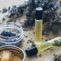 Jak stworzyć własne perfumy w domu - proste przepisy i porady