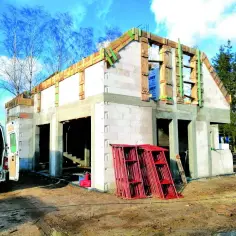 Wieniec ściany szczytowej - kluczowy element stabilności budynku