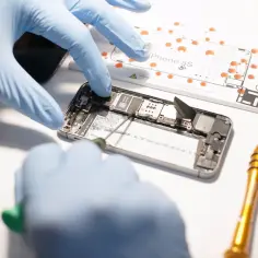 Écran tactile qui ne répond plus : solutions simples pour réparer rapidement