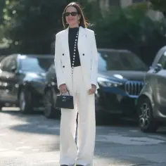 Garnitur dla mamy na komunię: Eleganckie i modne propozycje