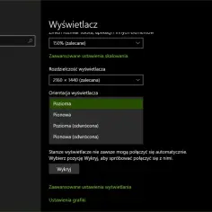 Ustawienia wyświetlacza: zmiana orientacji na poziomą, aby zresetować ustawienia monitora.