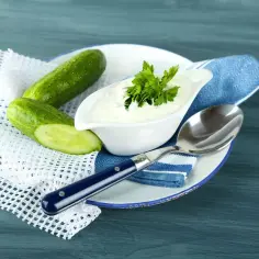Jakie przyprawy do mizerii? Odkryj sekrety idealnego smaku