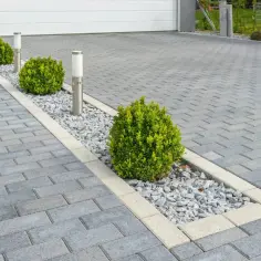 Jaki beton na podjazd wybrać, aby uniknąć pęknięć i kosztów?