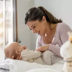 Skuteczne sposoby na wspieranie rozwoju 3-miesięcznego niemowlaka krok po kroku